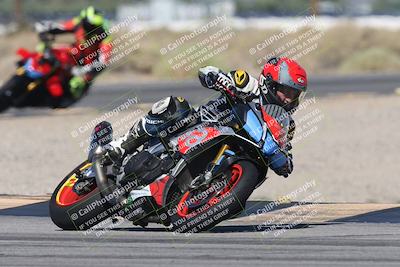 media/Oct-13-2025-Moto Forza (Mon) [[a66d839500]]/3-B Group/Session 3 (Turn 16)/